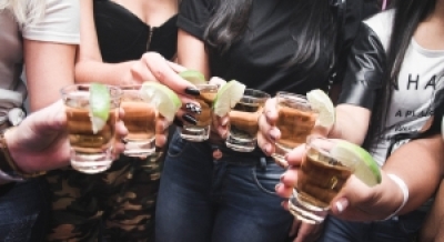 Τι είναι το binge drinking και πόσο βλαβερό είναι;